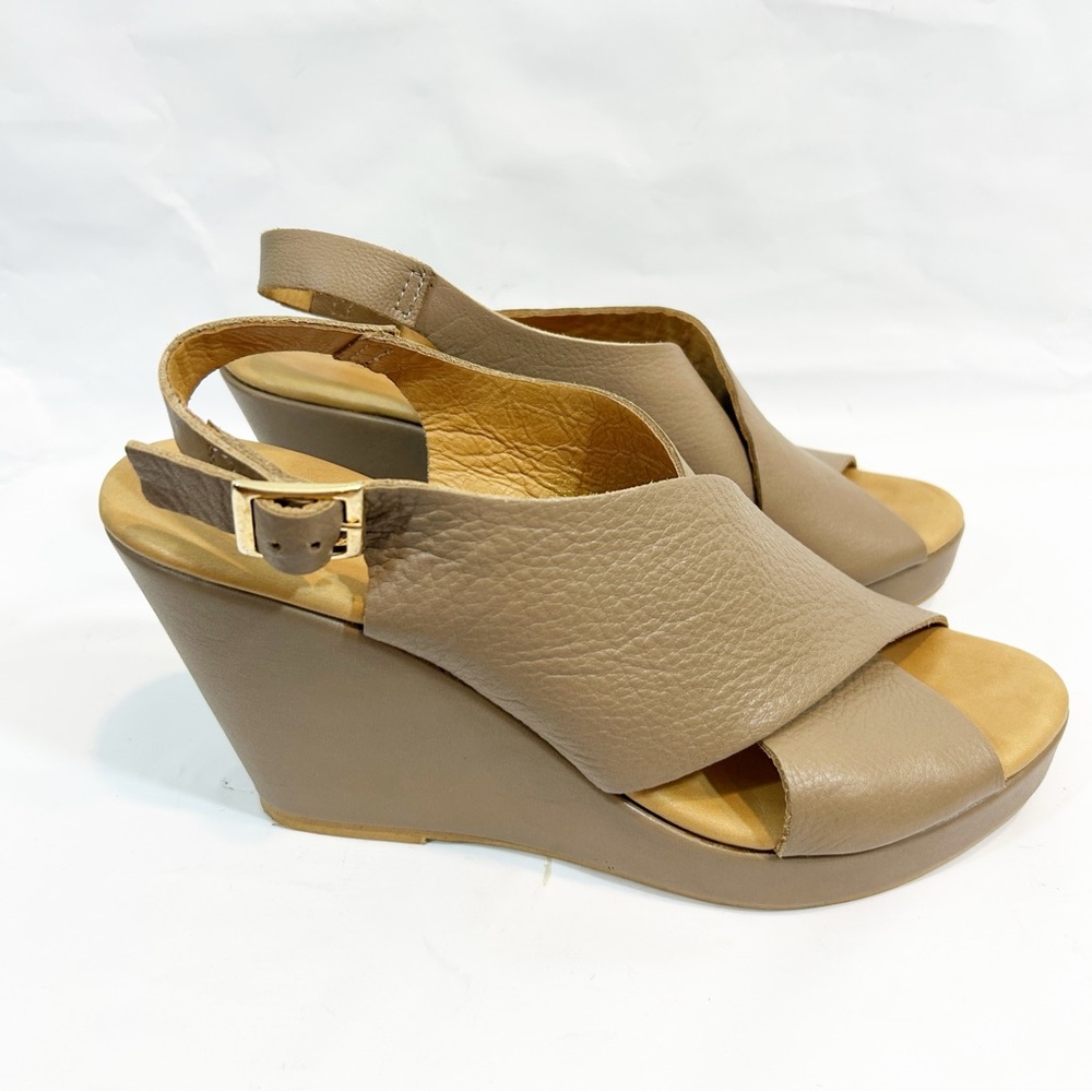 Garnet Hill Women's Size 9 Layla
Taupe Leather Crossover Strap
Wedge Sandals